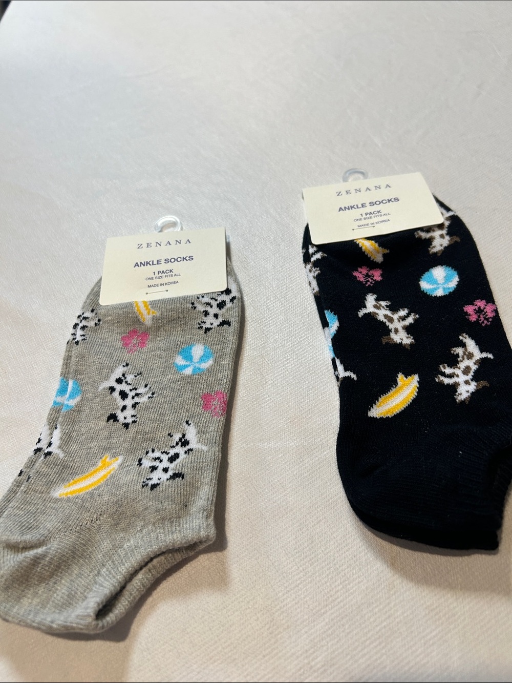 Zenana Outfitters playful dog Ankle Socks - Gray & Black 2 pair new